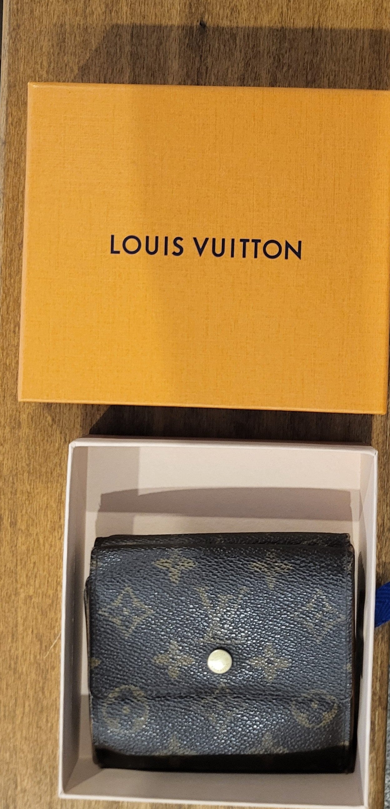 Louis Vuitton Portefeuille Elise Trifold Wallet