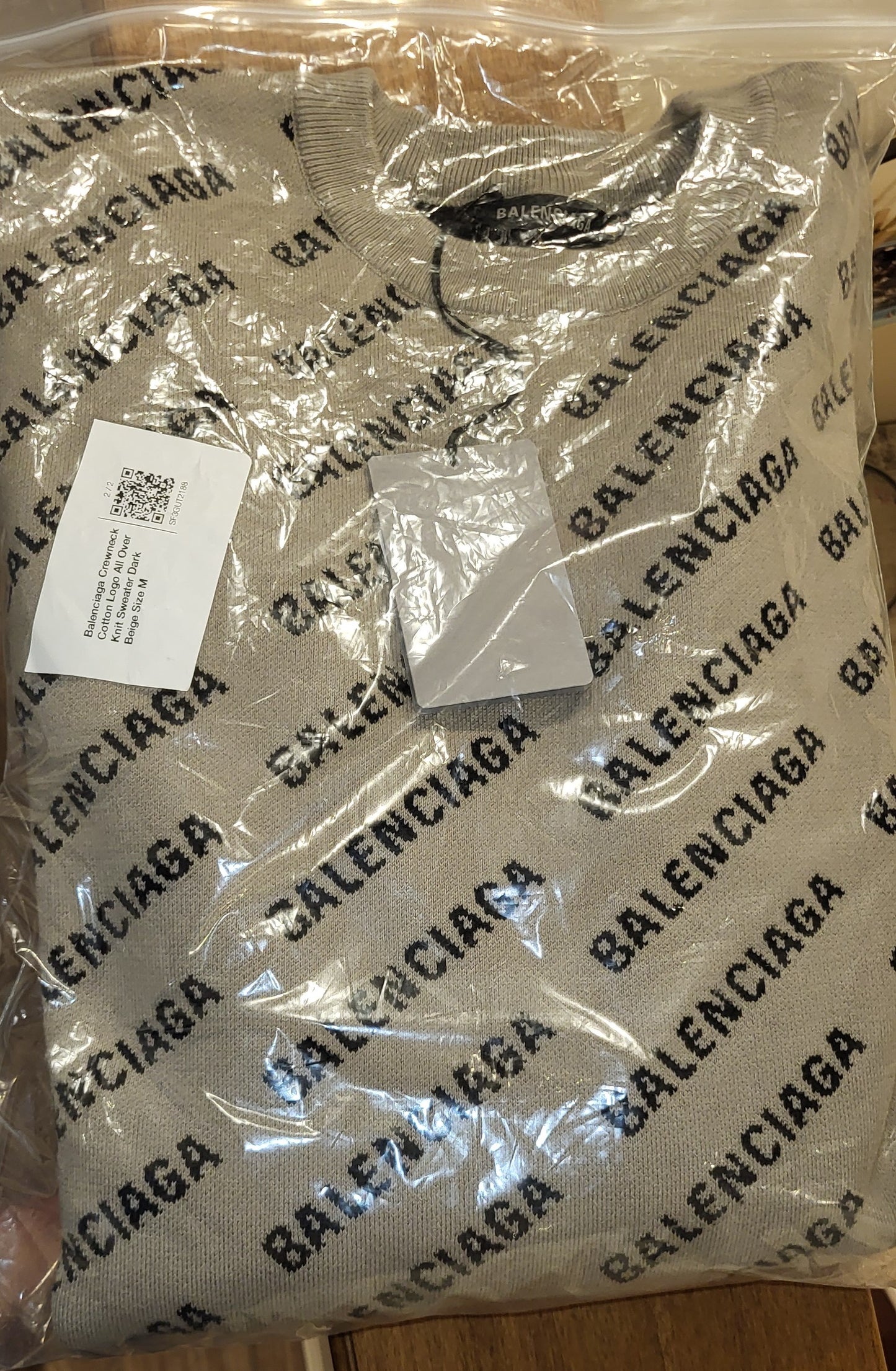 NEW! Balenciaga knit sweater with all over logo design Beige sz M